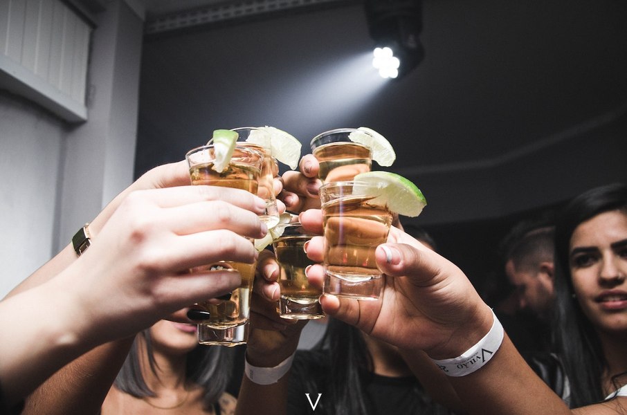 Tequila, benefică sau nu pentru sănătate? Ce spun experții despre riscurile acestei băuturi alcoolice