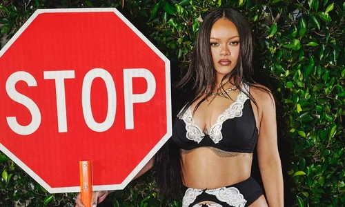rihanna lenjerie intima instagram (1) jpg