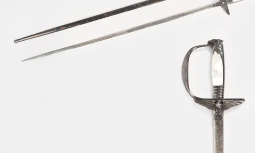 Licitaţie Artmark: 10 000 euro pentru sabia unui ofițer nazist jpeg