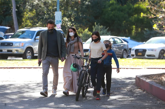 Ana de Armas, la plimbare cu Ben și copiii lui 