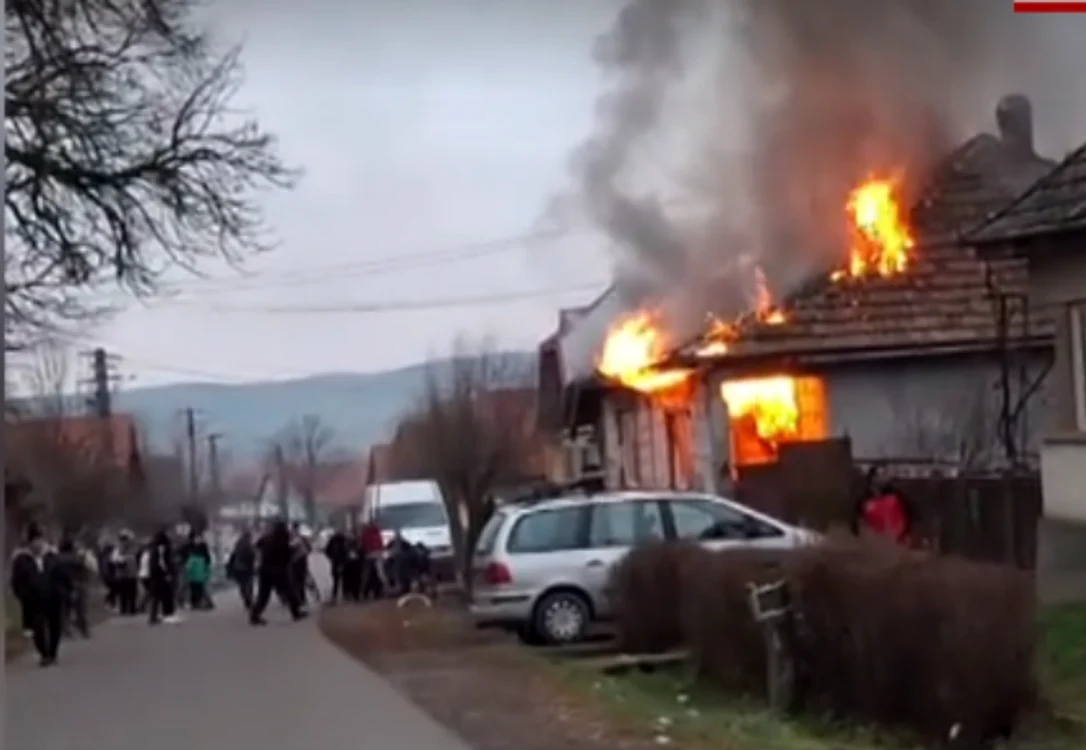 Incendiul a izbucnit în camera copilului. FOTO captură Știrile Pro TV