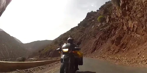 Darius Groza a străbătut primii 10.000 de kilometri din drumul de 60.000 de kilometri pe care-l are de dus la sfârşit