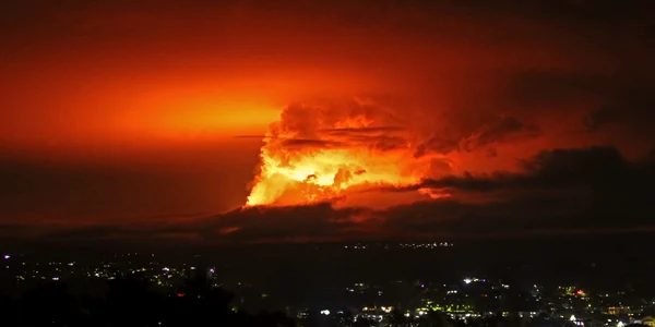 Vulcanul Mauna Loa din Hawaii erupe  Foto Profimedia 0740905446 jpg