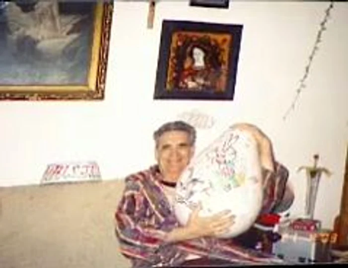 Iurie Darie obişnuia să deseneze ouăle de Paşte (captură: Acasă TV)