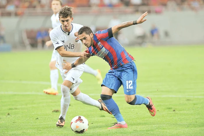 
    Lucian Sânmărtean şi-a enervat şi colegii şi antrenorul prin ieşirea avutăFoto: Răzvan Păsărică  