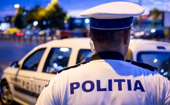 Doi polițiști din Argeş, reținuți pentru că luau taxă de protecție de la afaceriști cu lemne. Dosar de luare de mită, abuz în serviciu şi fals