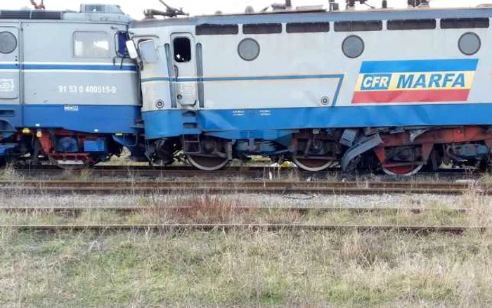 Două locomotive s-au ciocnit FOTO: Gorj TV