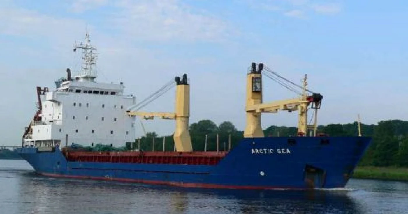 Cargoul Arctic Sea, bănuit a fi fost reperat într-o insulă din Capul Verde
