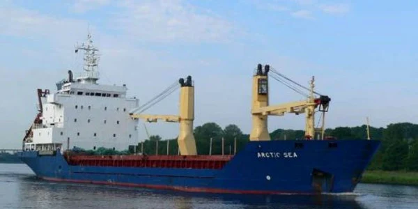 Cargoul Arctic Sea, bănuit a fi fost reperat într-o insulă din Capul Verde