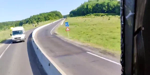 Un autobuz a circulat între Făgăraş şi Braşov fără lunetă FOTO Claudiu Began