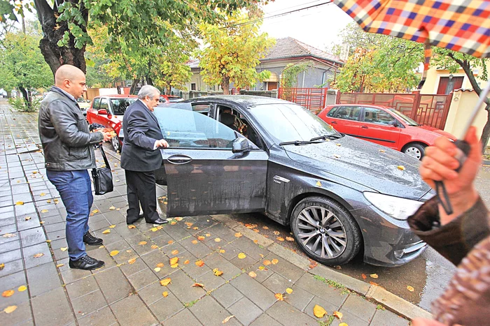 Mirele Aurel Pădureanu a plecat spre biserică într-un BMW negru