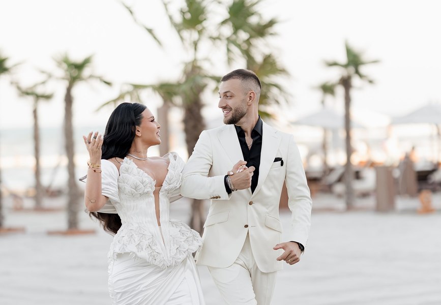 Oana Radu s-a căsătorit la malul mării cu toboșarul din trupa cu care cântă