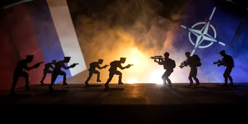 nato versus rusia shutterstock 2204334657 jpg
