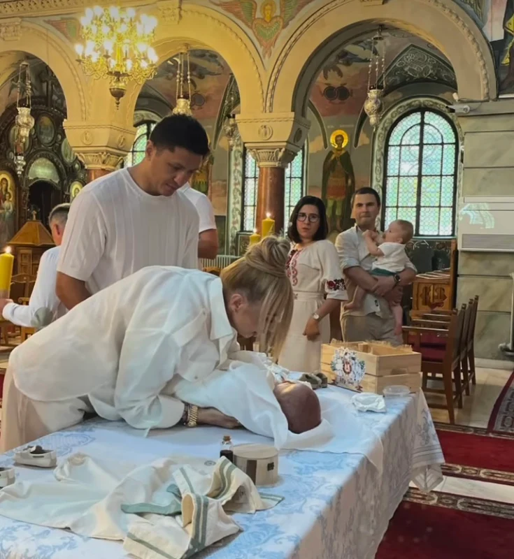 Anamaria Prodan și Ronald Gavril au nășit un băiețel foto Instagram 