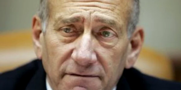Ehud Olmert a fost inculpat pentru corupţie