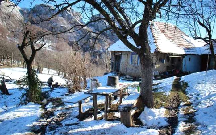 Locuinţă din satul Tecşeşti, judeţul Alba. Foto: laorigini.ro