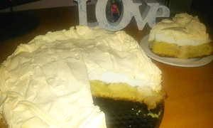 tort cu mere si bezea jpeg