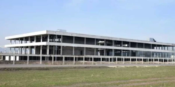 Doar 35% dintre lucrările necesare au fost efectuate pe primul constructor. FOTORudolf Fekete.