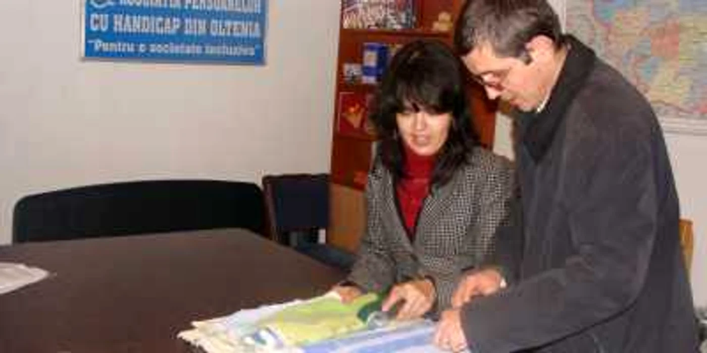 Mircea Andrei şi Nicoleta Stoica caută soluţii ca numărul persoanelor cu handicap încadrate în muncă să crească