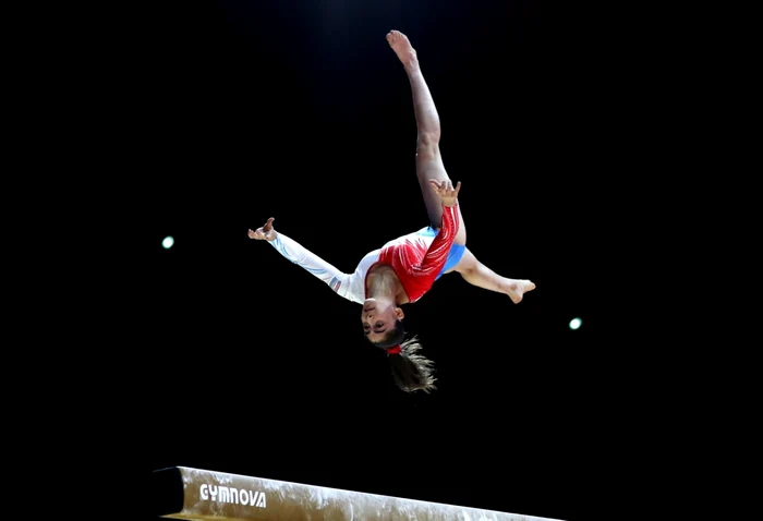 Gimnastica românească e la pământ