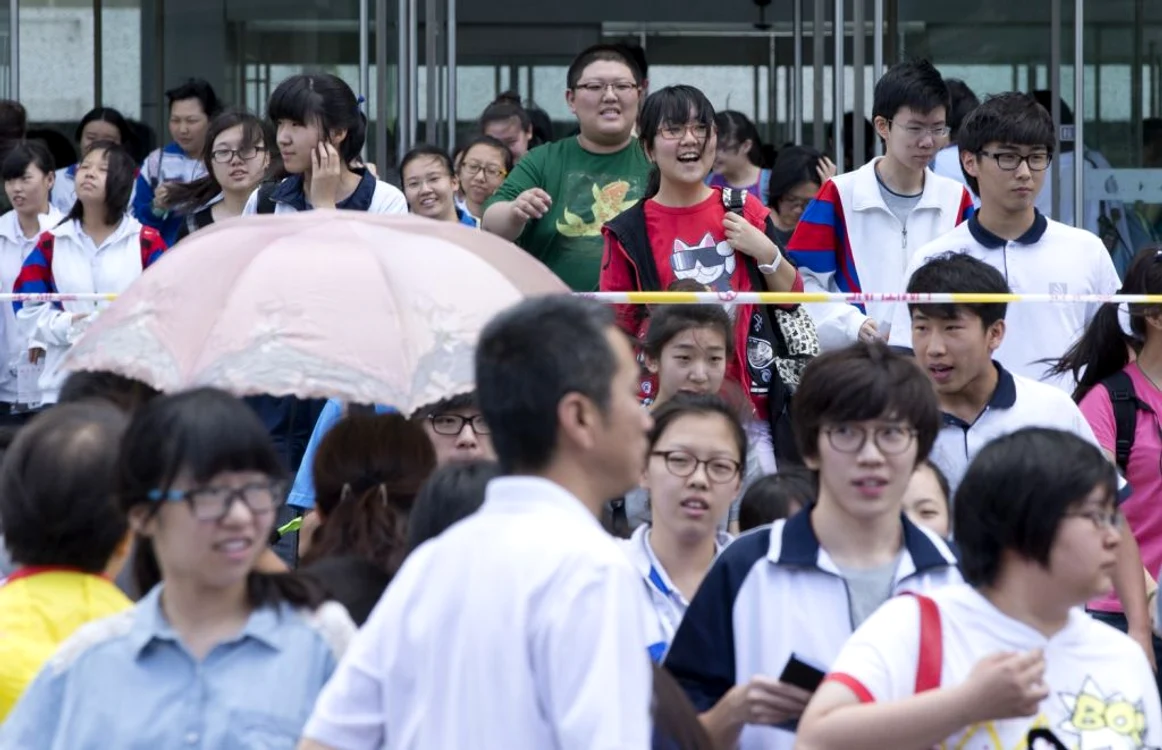 Peste nouă milioane de elevi participă anul acesta la examenul de bacalaureat în China FOTO AP