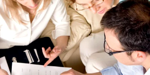 Micile fonduri de pensii ies de pe piaţă