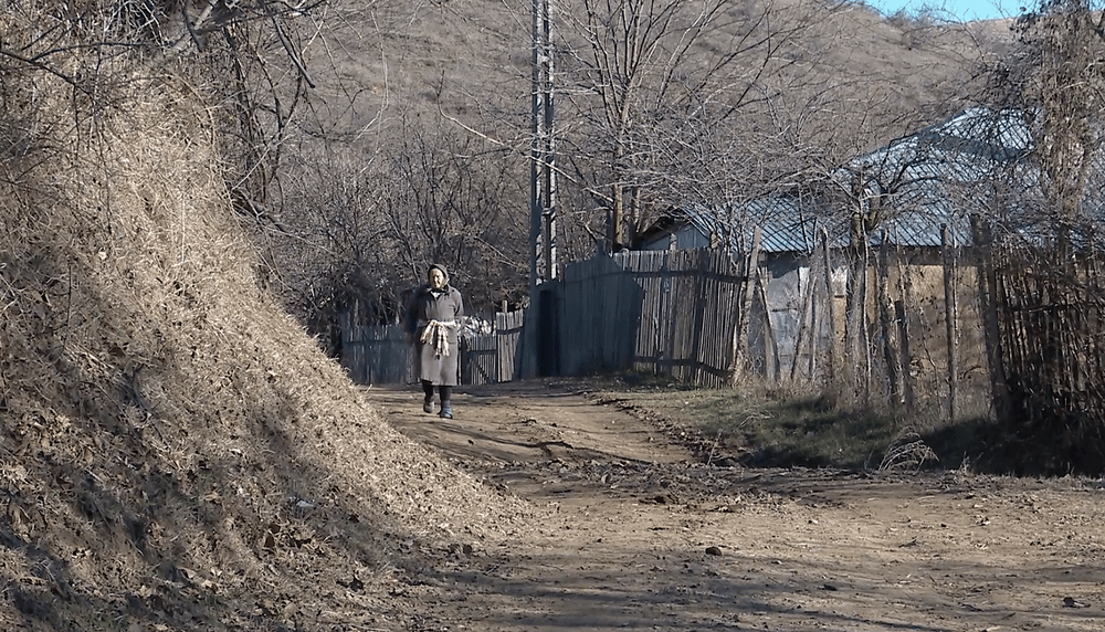Cătunul Valea Puțului, exemplul grăitor al depopulării satelor. „Mai suntem câțiva bătrâni, apoi ne ducem și noi”