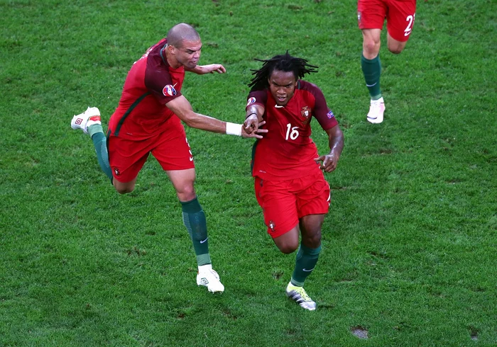 
    Ronaldo și compania au trecut de Polonia la penalty-uri, scor 5-4, după 1-1 în primele 120 de minute, și e la un pas de finală desi n-a câștigat niciun meci în timp regulemantarFoto: Gulliver/ Getty Images  