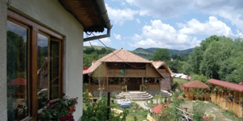 Hunedoara: Criza scoate la vânzare pensiuni pe Retezat