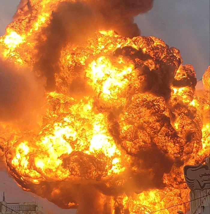 Exploziile au fost atât de puternice încât suflul lor a măturat totul în cale / Sursa foto: X