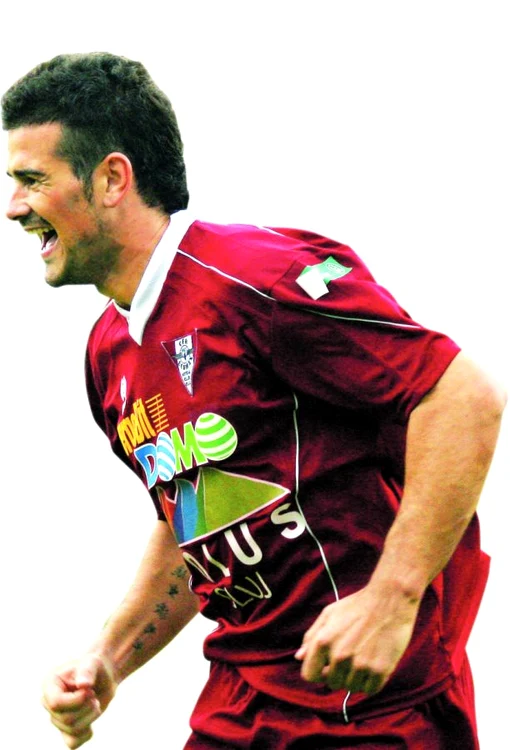 
    Cadu şi-a prelungit  contractul cu CFR  Cluj până în 2013  
