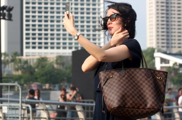 Tinerii aleg sa fie influenceri Sursa foto Shutterstock