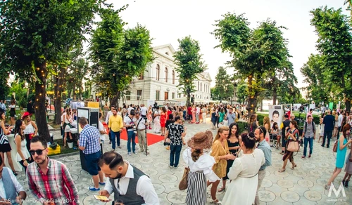 Locaţia aleasă a fost Grădina Palatului Ghica Tei  jpeg