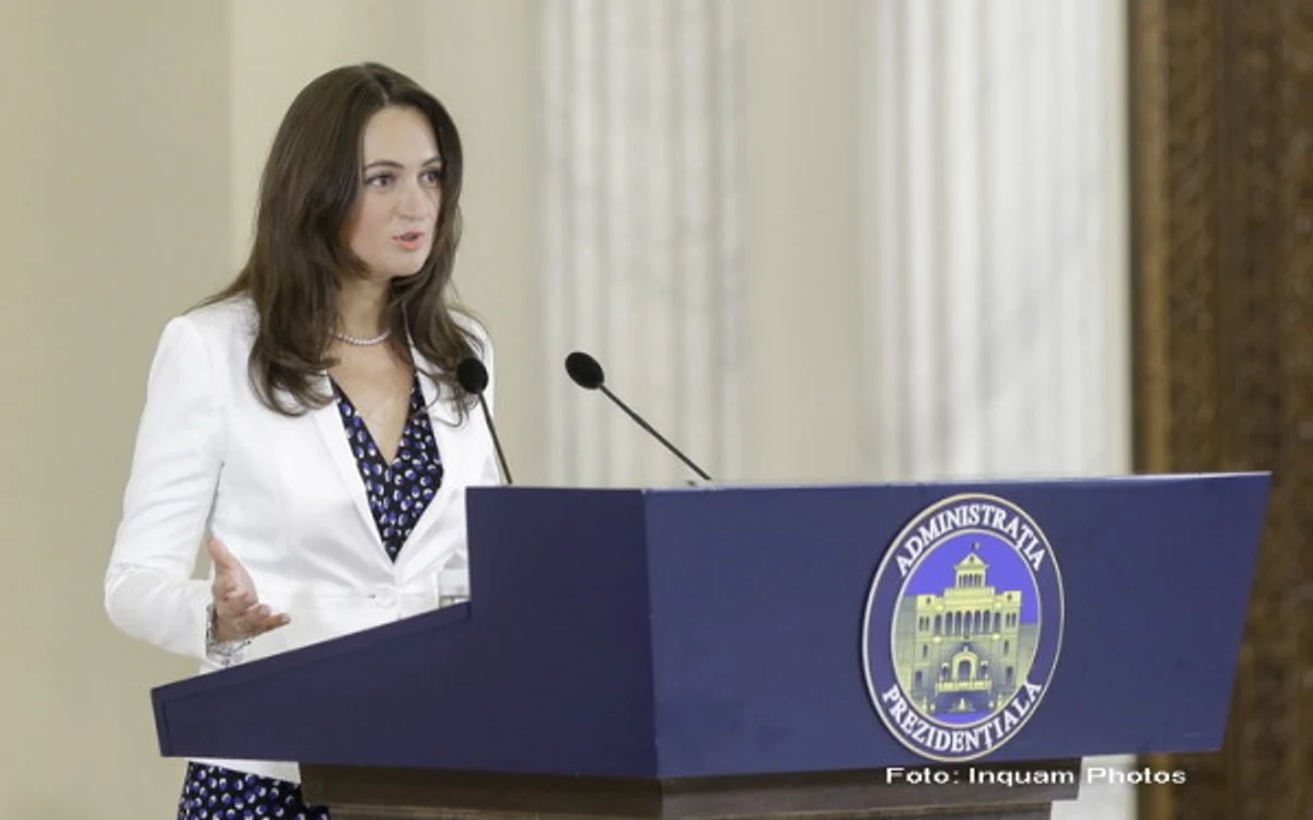 
    Mădălina Dobrovolschi, noua purtătoare de cuvânt a lui Klaus IohannisFoto captură/ Digi 24  