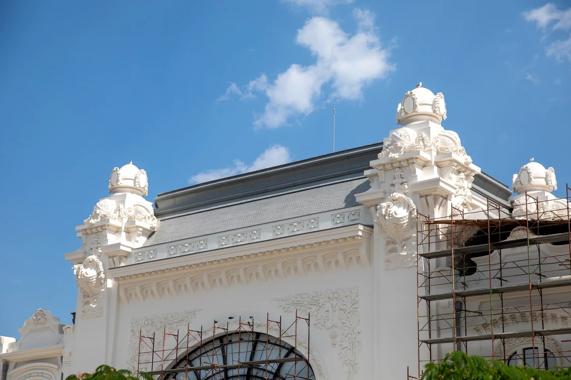 Fațada Cazinoului Constanța, proaspăt renovată. Foto: Click.