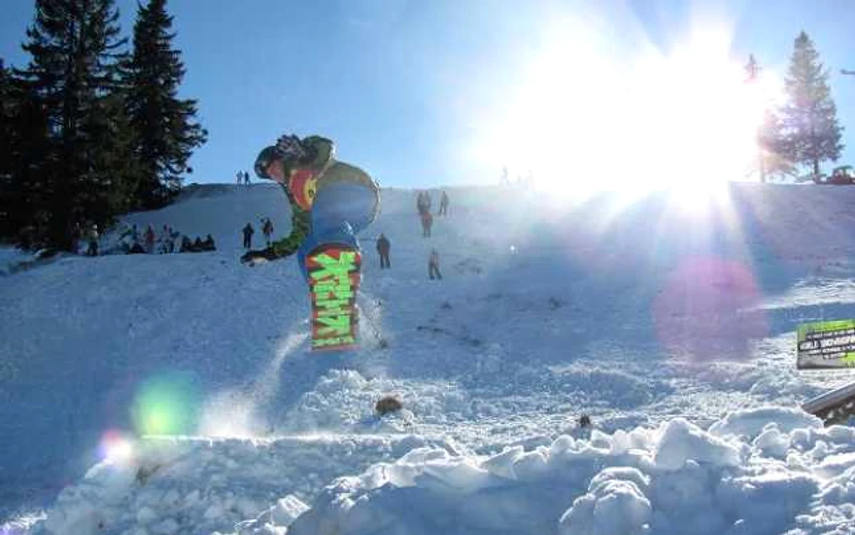 Snowboard-erii s-au distrat de minune la Păltiniş