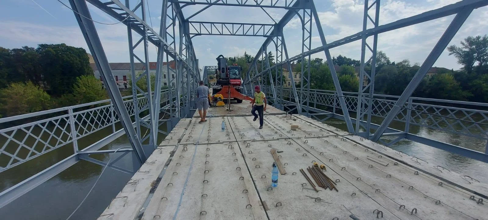 Un pod istoric, vechi de 130 de ani, se redeschide doar pentru pietoni, după doi ani de întârziere a lucrărilor. De ce circulația rutieră nu mai este permisă