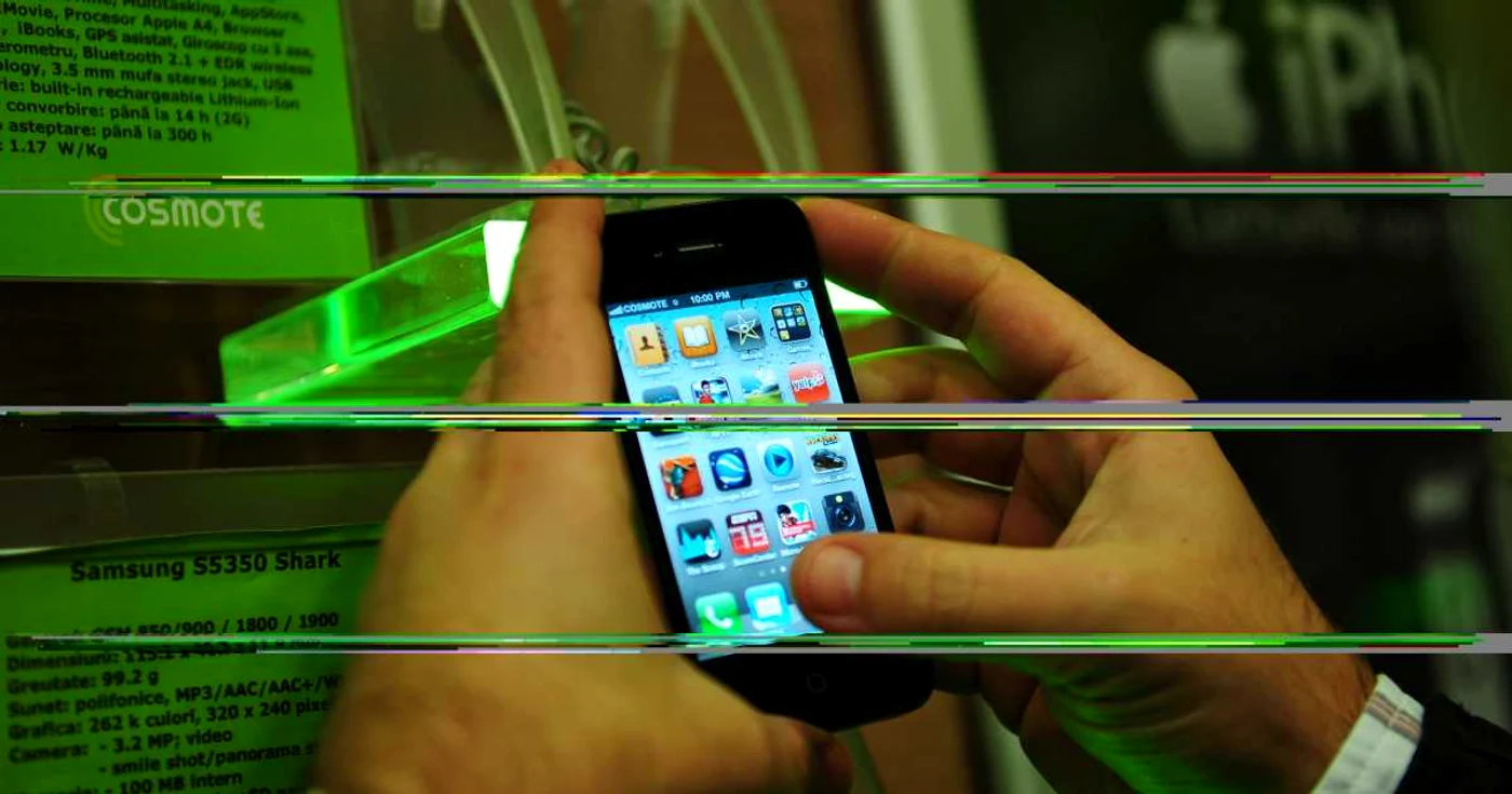 Abonamentele Cosmote au abonamente nelimitate, dar cu praguri de trafic, după care scade viteza FOTO Mediafax
