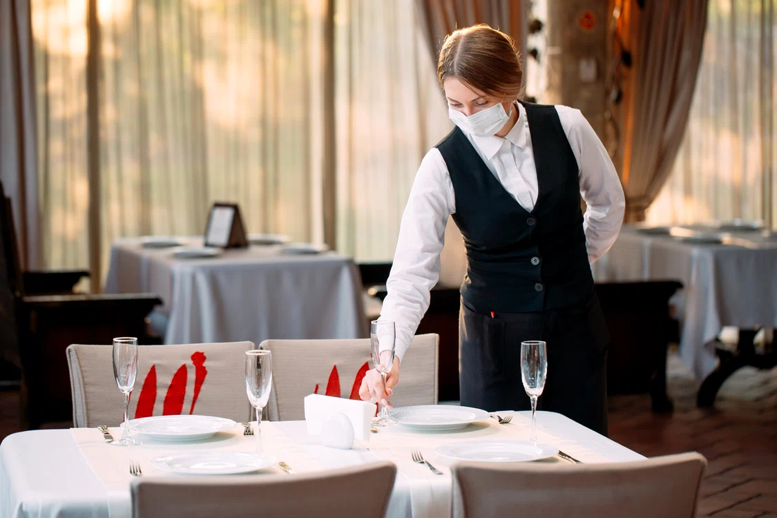 
    Autoritățile din Prahova permit deschiderea tuturor restaurantelor din județ începând cu 1 septembriefoto: Shutterstock  