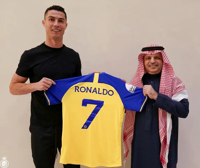 Cristiano Ronaldo a fost convins de banii șeicilor. Foto Instagram