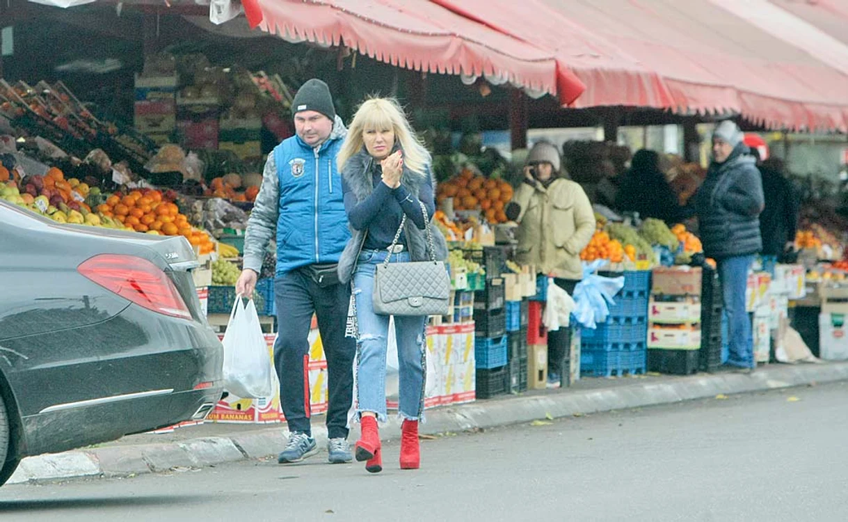 Elena Udrea nu renunță la blăniță nici când se duce la piață