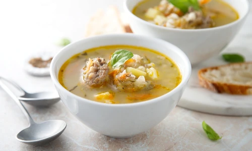 Ciorba de perisoare de curcan  Sursa foto shutterstock 2396590307 jpg