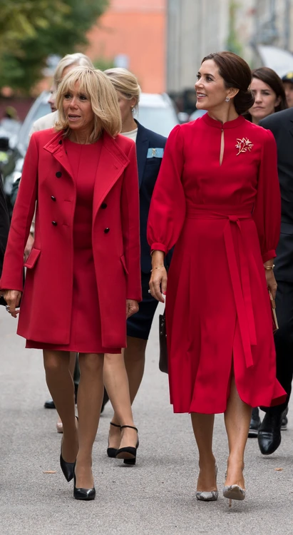 Brigitte Macron și Printesa Mary a Danemarcei, în ținute complet roșii jpeg