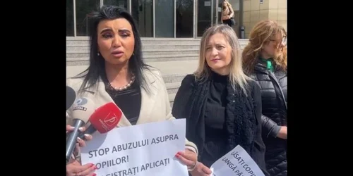 Adriana Bahmuteanu protest, captura video jpg