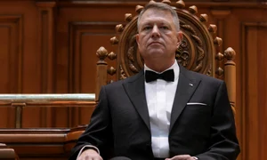 klaus iohannis pe tron jpg