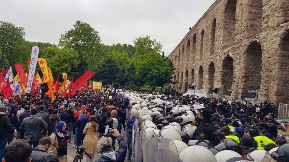 Stare de asediu la Istanbul: poliția turcă a arestat sute de protestatari de 1 Mai VIDEO