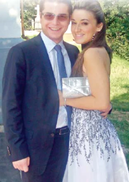 
    Honorius (25 de  ani) şi Corina  (24 de ani) s-au  cunoscut la Chicago  