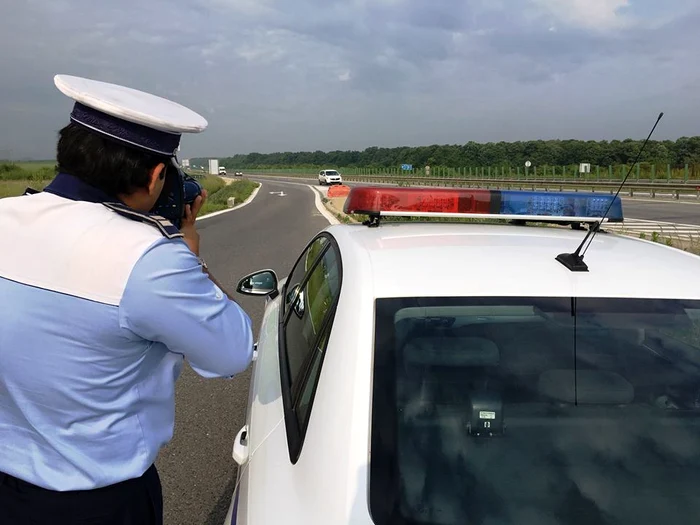 Tînărul a fost surprins conducând cu 128 de kilometri pe oră FOTO arhivă Adevărul