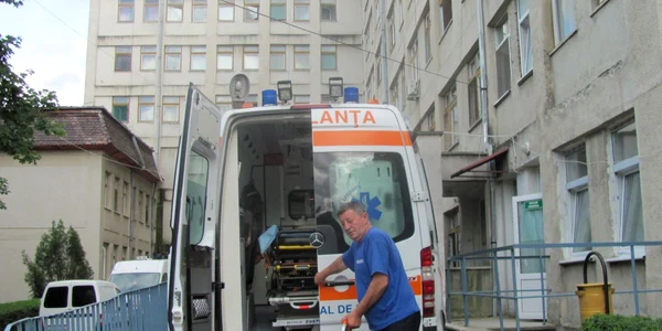 Fetele au fost aduse cu ambulanţele la Zalău