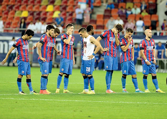 Dacă şeicii nu-i vor plăti clauza de reziliere de un milion de euro, Reghecampf va sta şi mâine pe banca lui Al-Hilal, la meciul de campionat cu Al-OrubahFoto: Mediafax